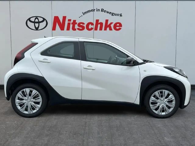 Toyota Aygo X 1.0 VVT-i Business