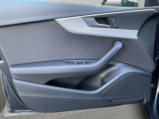 Audi A4 30 TDI Avant S-Tronic