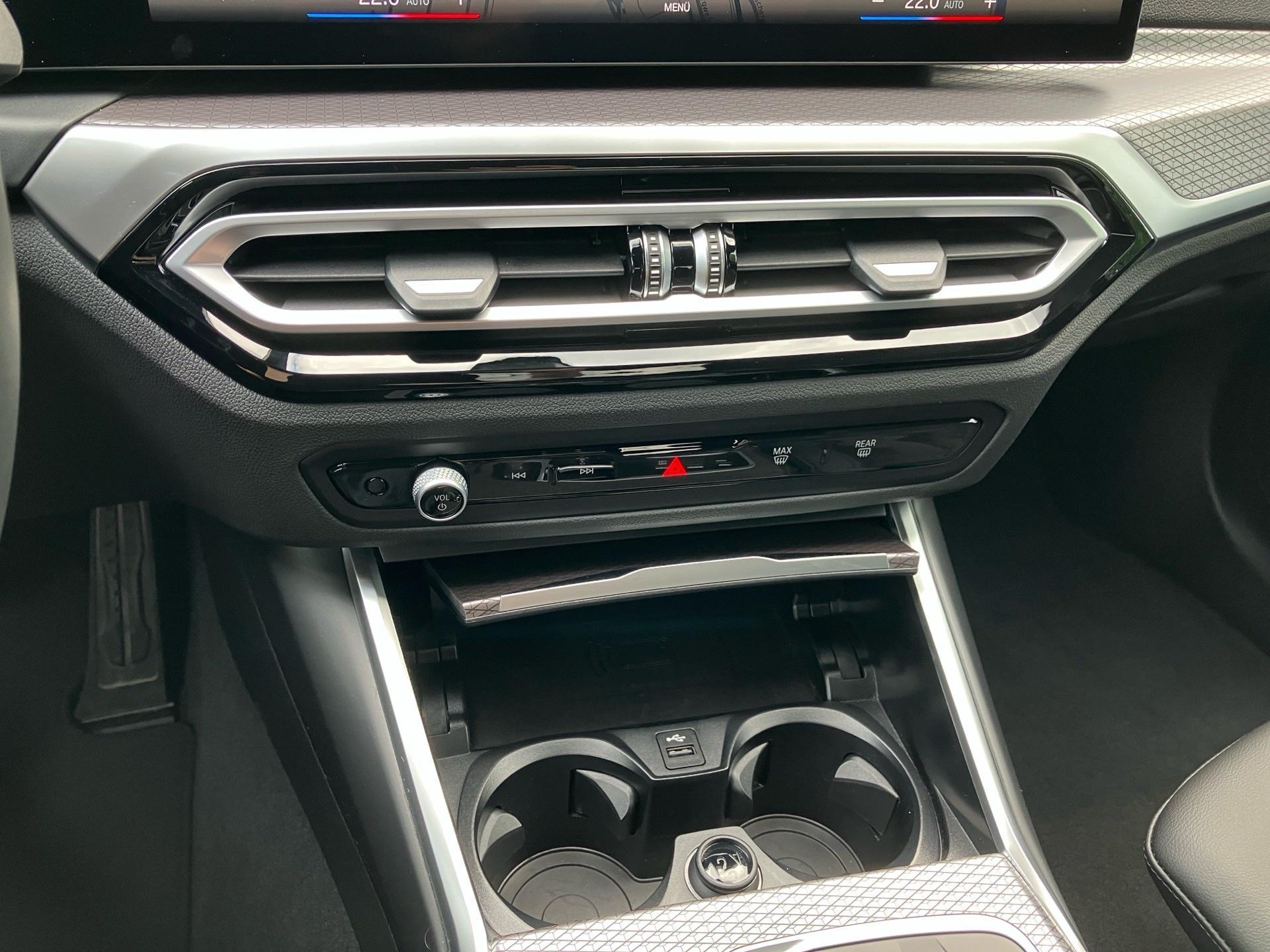 BMW 330 330i Sedan xDrive