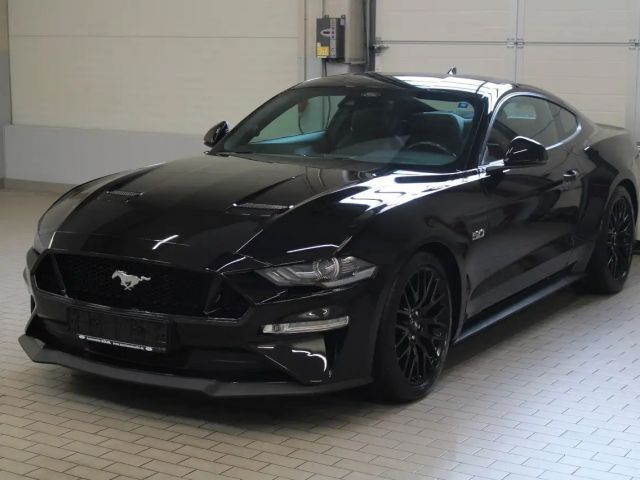 Ford Mustang Fastback GT 5.0 V8