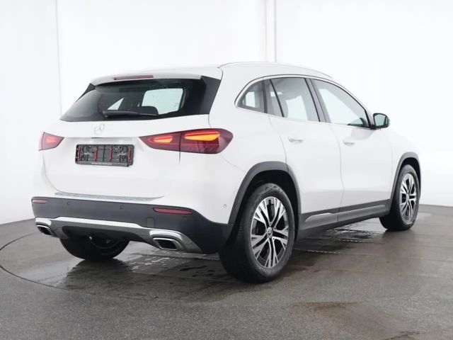 Mercedes-Benz GLA 200 Progressive