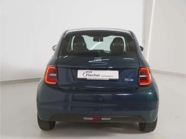 Fiat 500e Action