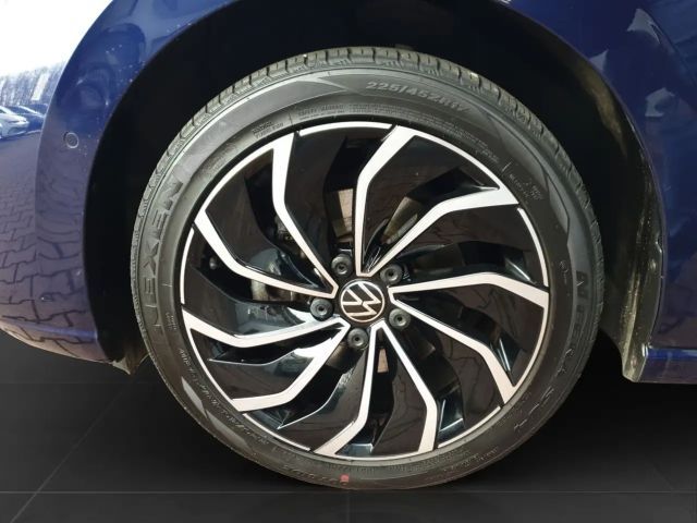 Volkswagen Golf 1.5 eTSI DSG IQ.Drive Style