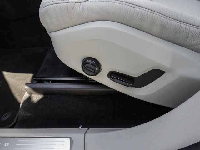 Volvo XC90 AWD Core T8