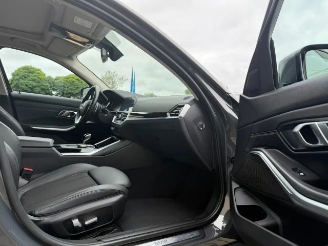 BMW 330 330e Touring xDrive