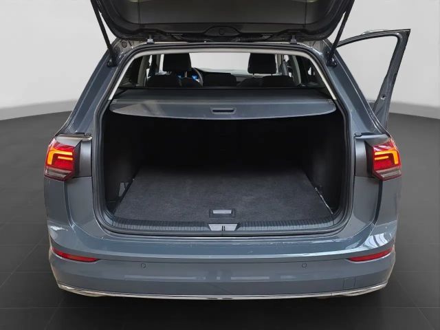 Volkswagen Golf DSG Style Variant