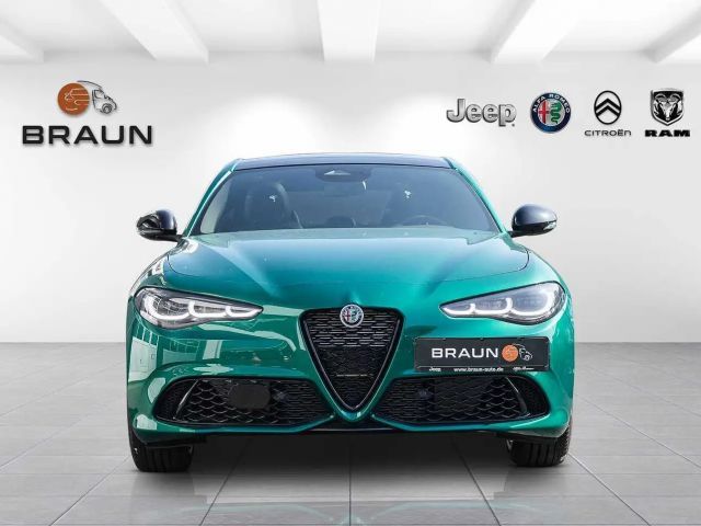 Alfa Romeo Giulia AT8 Q4