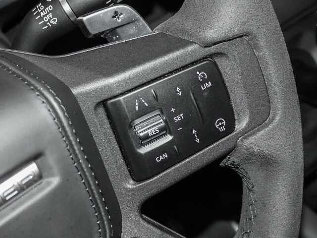 Land Rover Defender 110