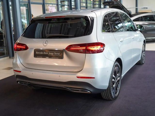 Mercedes-Benz B 180 B 180 d Progressive