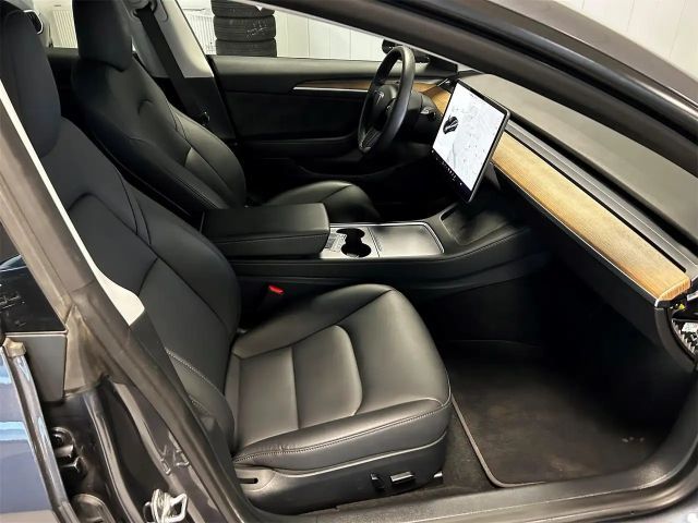 Tesla Model 3 AWD Performance