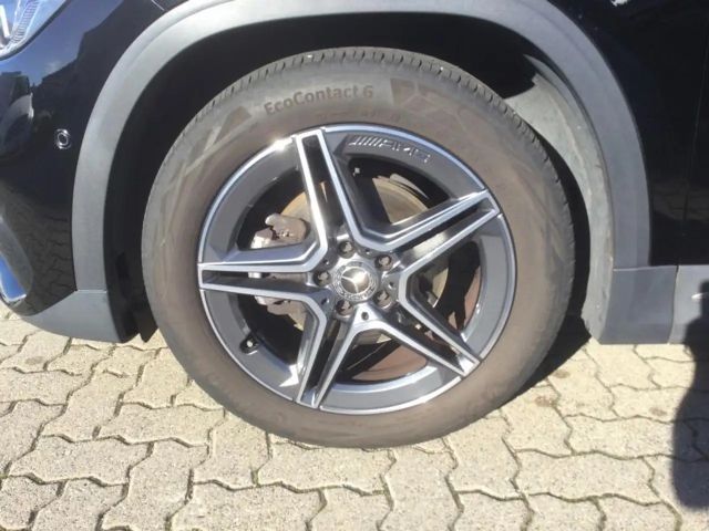 Mercedes-Benz GLA 200 AMG Line GLA 200 d