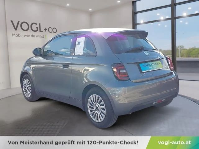 Fiat 500e Action