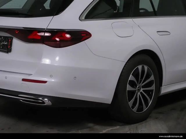 Mercedes-Benz E 200 AVANTGARDE