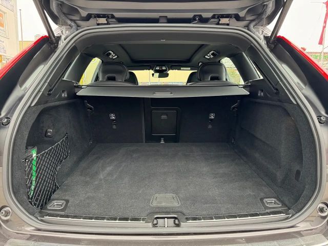 Volvo XC60 Dark Plus