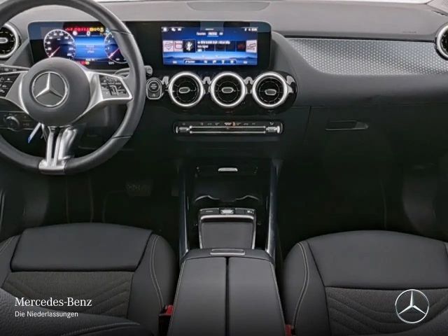 Mercedes-Benz B 200 Progressive Sedan