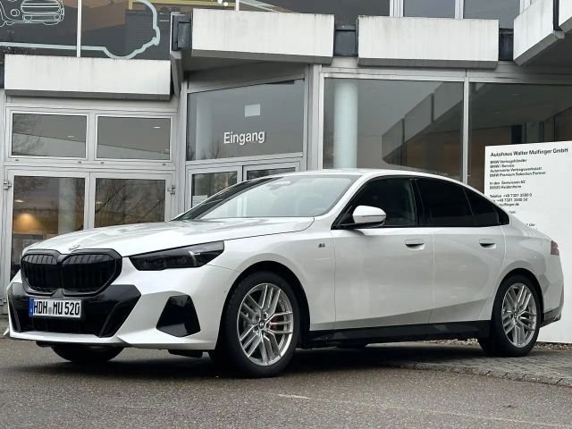 BMW 520 520d M-Sport Sedan