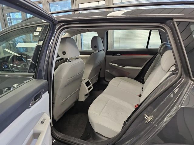 Volkswagen Golf Life Variant