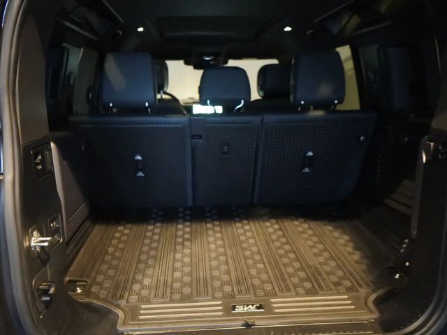 Land Rover Defender 110