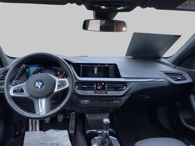 BMW 118 118i M-Sport Sedan