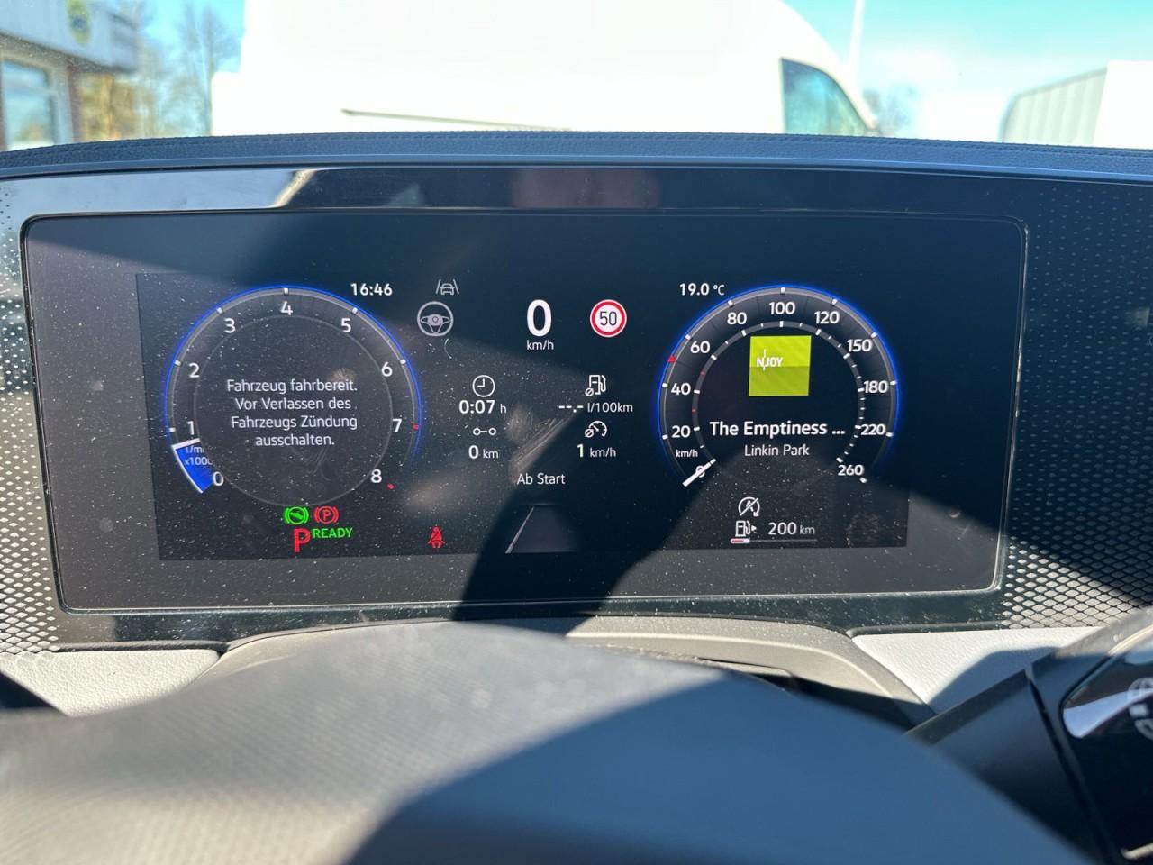 Volkswagen Passat 1.5 eTSI Business Variant