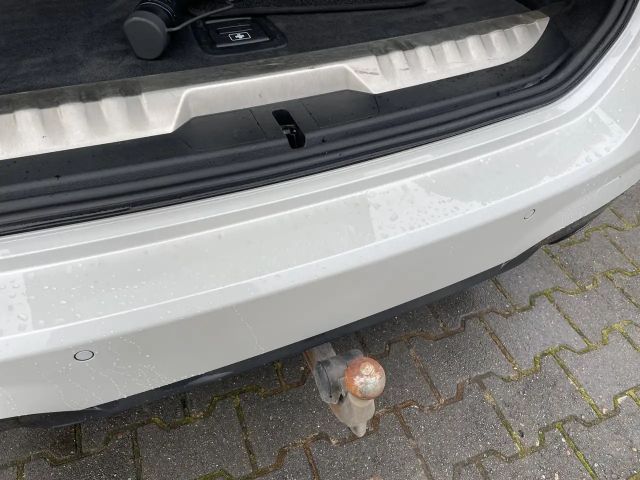 BMW 330 330e M-Sport Touring xDrive