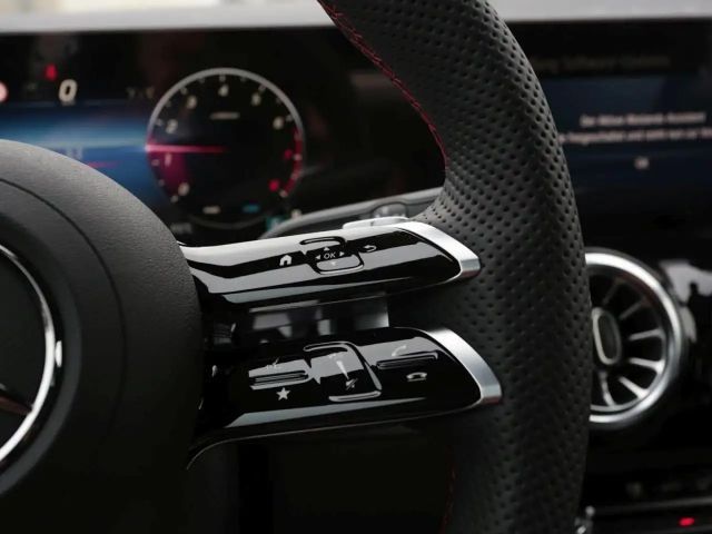 Mercedes-Benz GLA 180 AMG Line