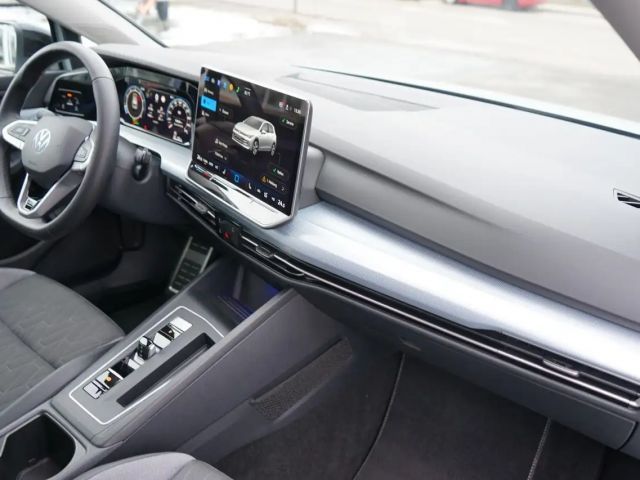 Volkswagen Golf 1.5 eTSI Golf VIII