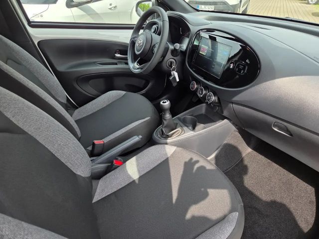 Toyota Aygo X 1.0 VVT-i Business Hatchback