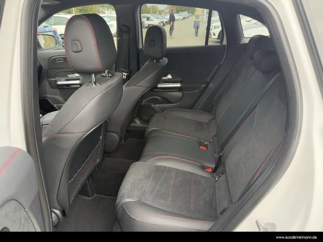 Mercedes-Benz GLA 200 AMG Line