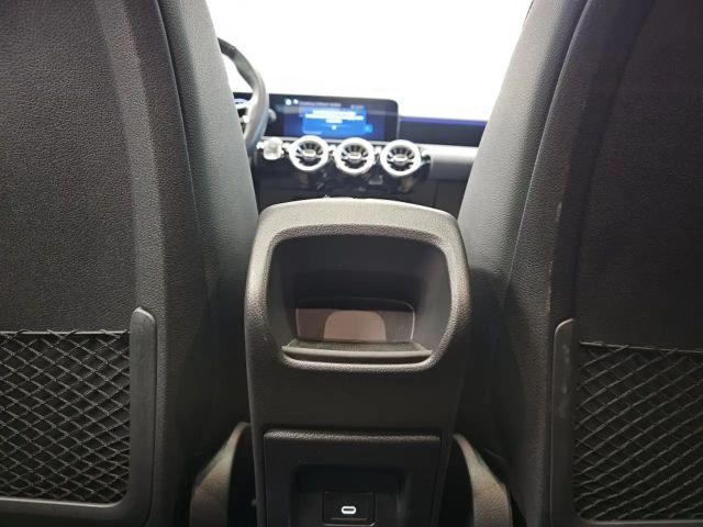 Mercedes-Benz CLA 200 AMG Line