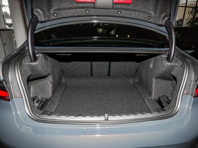 BMW 320 320i M-Sport Sedan