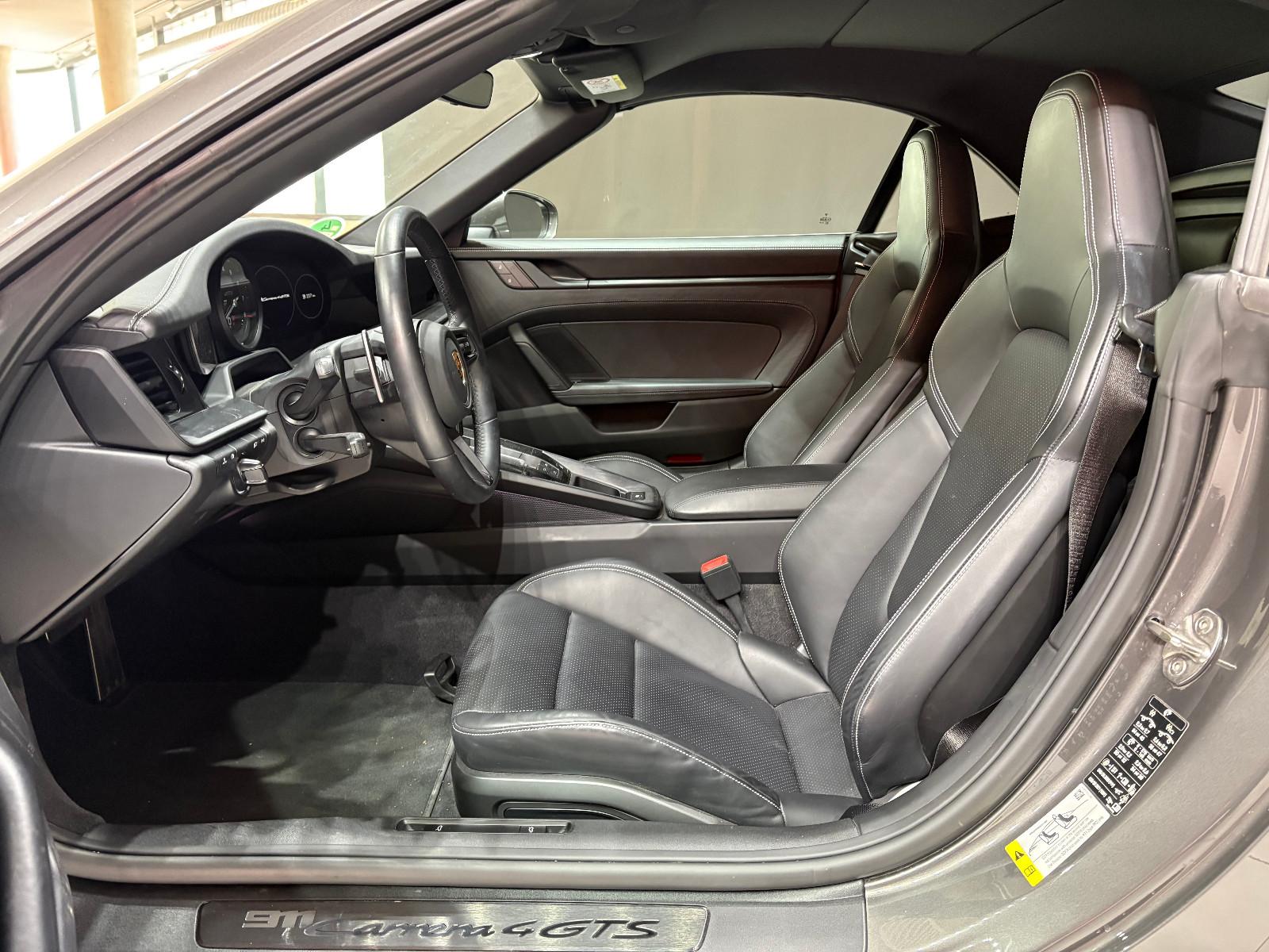 Porsche 911 4 992 Cabriolet Carrera GTS