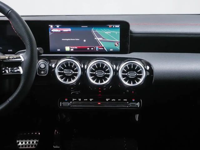 Mercedes-Benz CLA 200 AMG Line Coupé