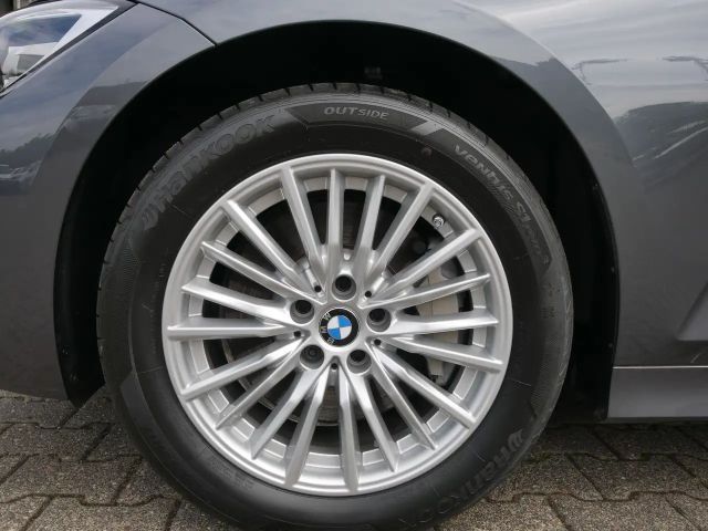 BMW 330 330i Sport Line Touring xDrive