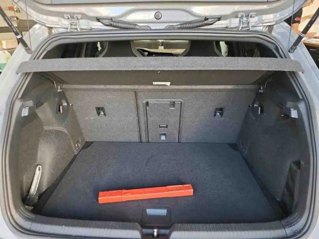 Volkswagen Golf DSG R-Line