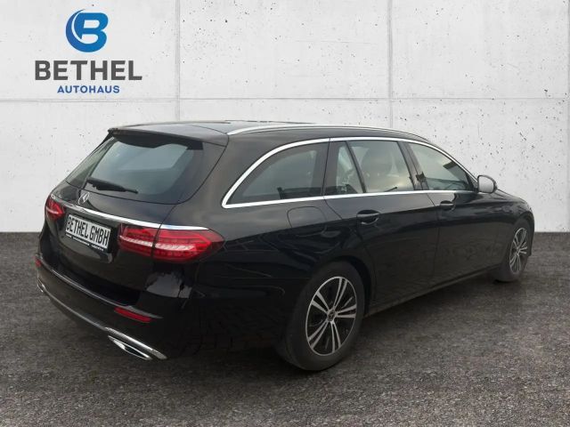 Mercedes-Benz E 220 AVANTGARDE E 220 d Estate