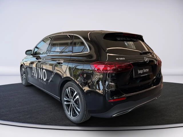 Mercedes-Benz B 180 Sedan