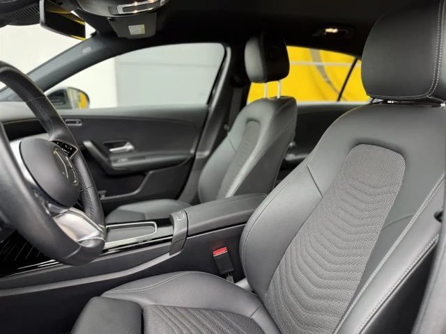 Mercedes-Benz A 180 A 180 d