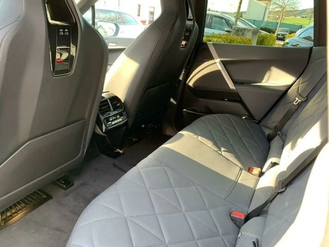 BMW iX xDrive