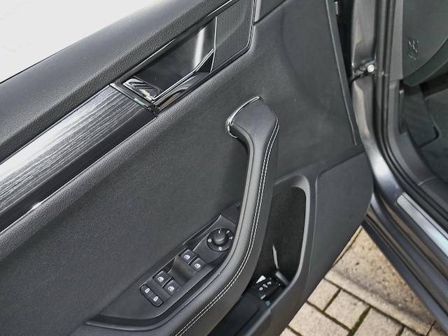 Skoda Superb 2.0 TDI Combi Style Style