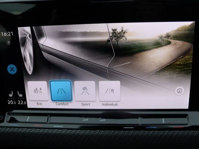 Volkswagen Golf 1.5 eTSI DSG R-Line Variant