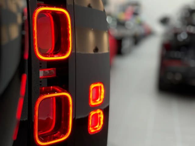 Land Rover Defender AWD D250 SE