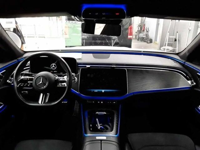 Mercedes-Benz E 220 AMG Line E 220 d Sedan
