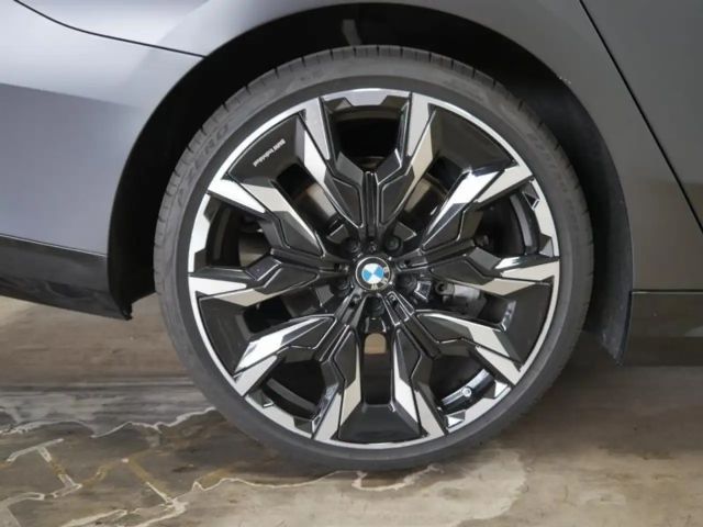 BMW 540 540XDRIVE - FROZEN GREY - MEGA