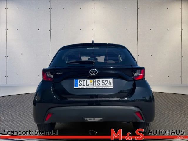 Toyota Yaris 1.0 VVT-i Basis