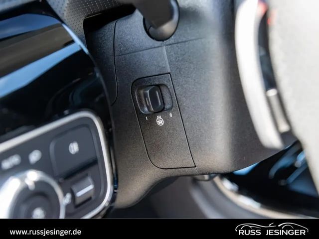 Mercedes-Benz CLA 200 AMG Line Shooting Brake