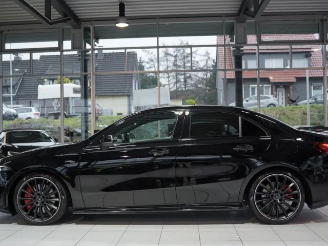 Mercedes-Benz A 35 AMG 4MATIC AMG Line