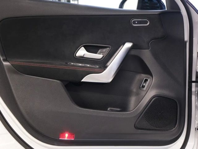 Mercedes-Benz A 200 AMG Line