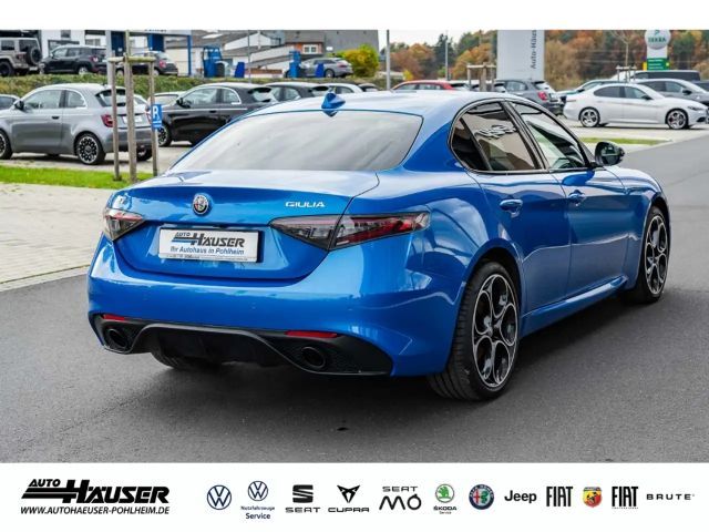 Alfa Romeo Giulia AT8 Q4 Turbo