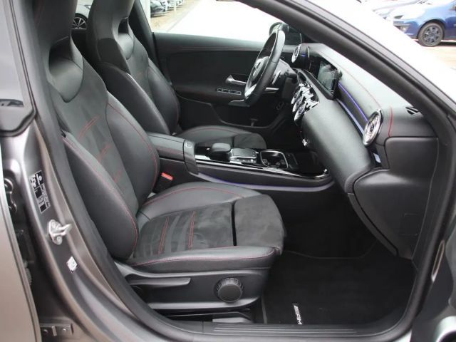 Mercedes-Benz CLA 200 AMG Line